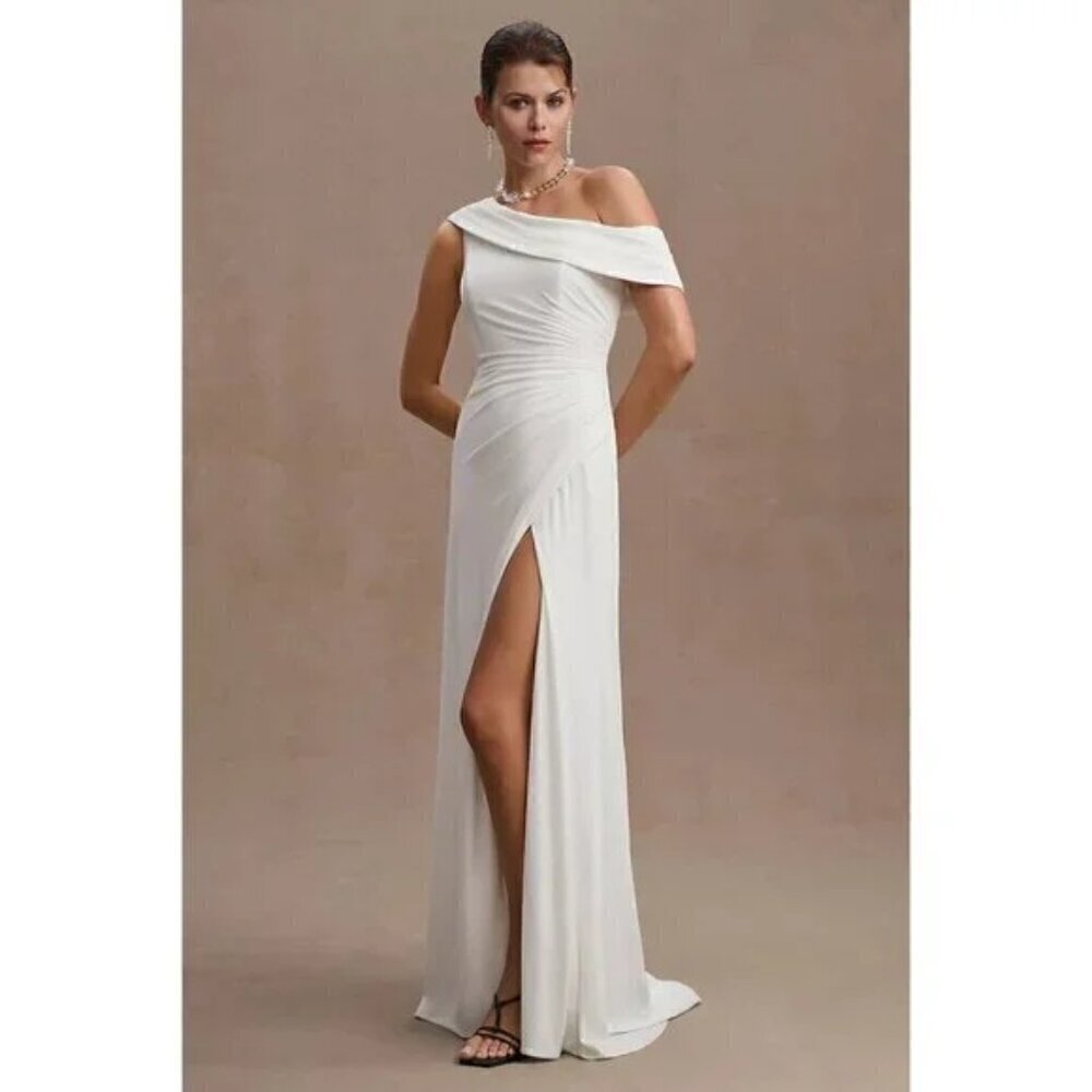 MAC DUGGAL Ruched One-Shoulder Trumpet Gown in White Size US 6